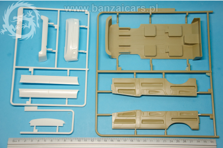 Nissan New Elgrand X 2WDFR Fujimi 18749