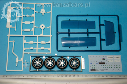 Nissan New Elgrand X 2WDFR Fujimi 18749